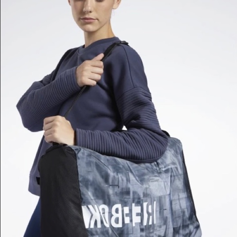 REEBOK Black and gray Training Essentials Grip bag
